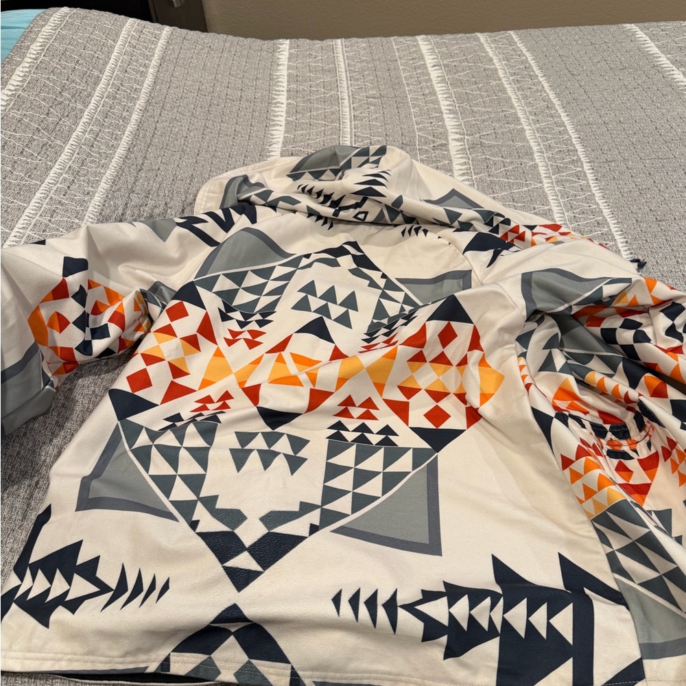 Geometric Patterned Hooded Jacket - Picture 8 of 8